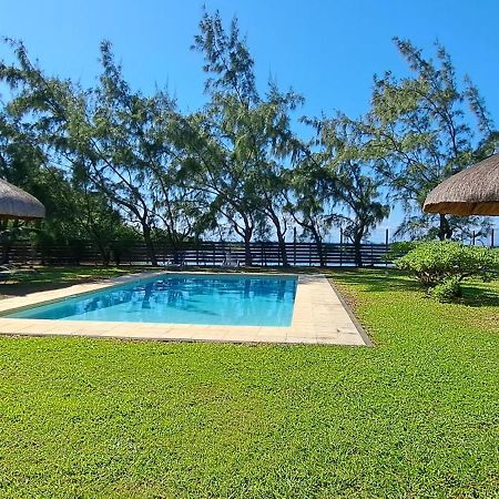 Clair De Lune - Private 2 Bedrooms Beachfront Villa Trou d'Eau Douce Exteriör bild