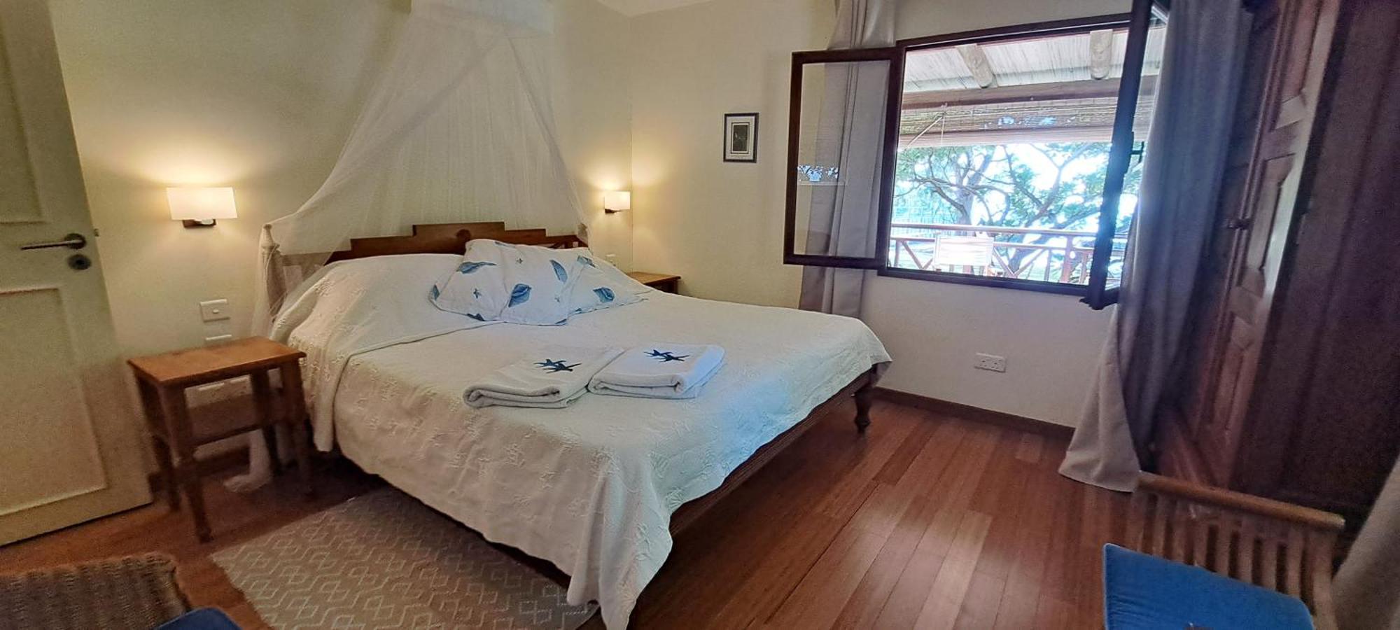 Clair De Lune - Private 2 Bedrooms Beachfront Villa Trou d'Eau Douce Exteriör bild